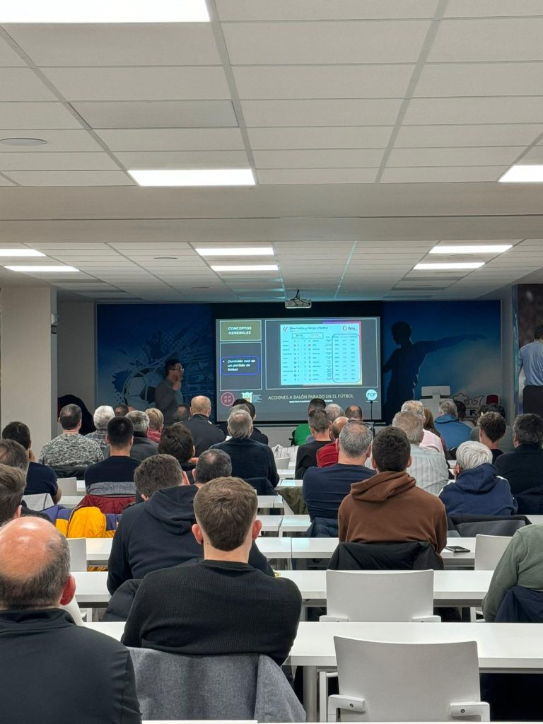 Federación Navarra de fútbol - Pamplona - Ponencia Acciones a Balón Parado