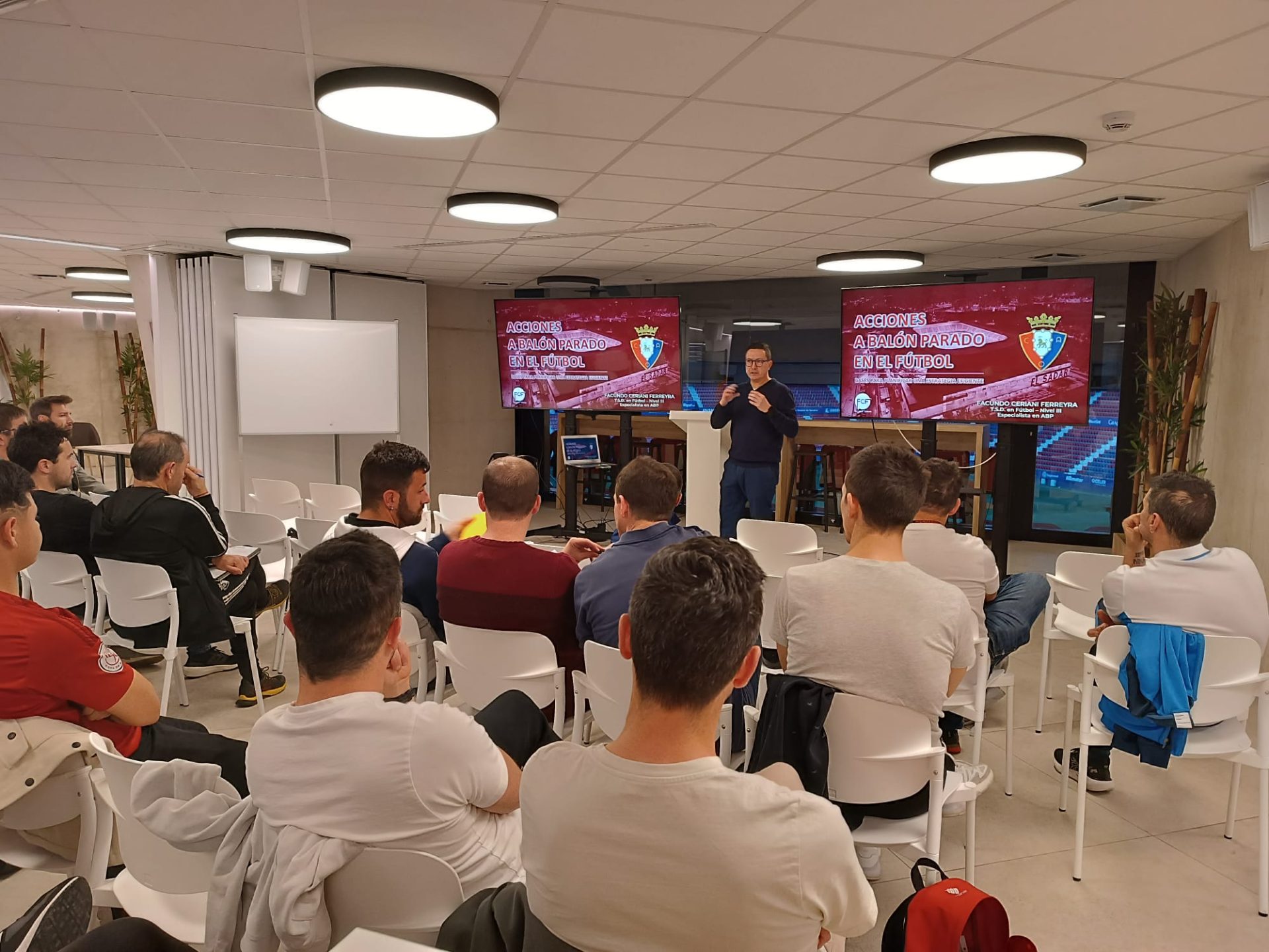 Analizando las Acciones a Balón Parado en el Fútbol: Ponencia para el Club Atlético Osasuna